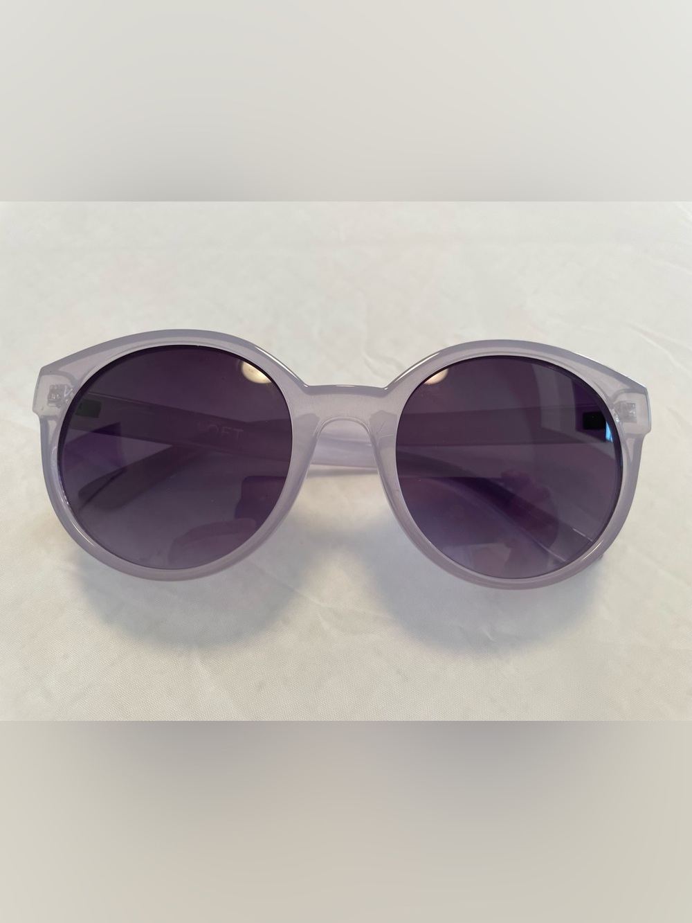Women’s Round Sunglasses in Lavender